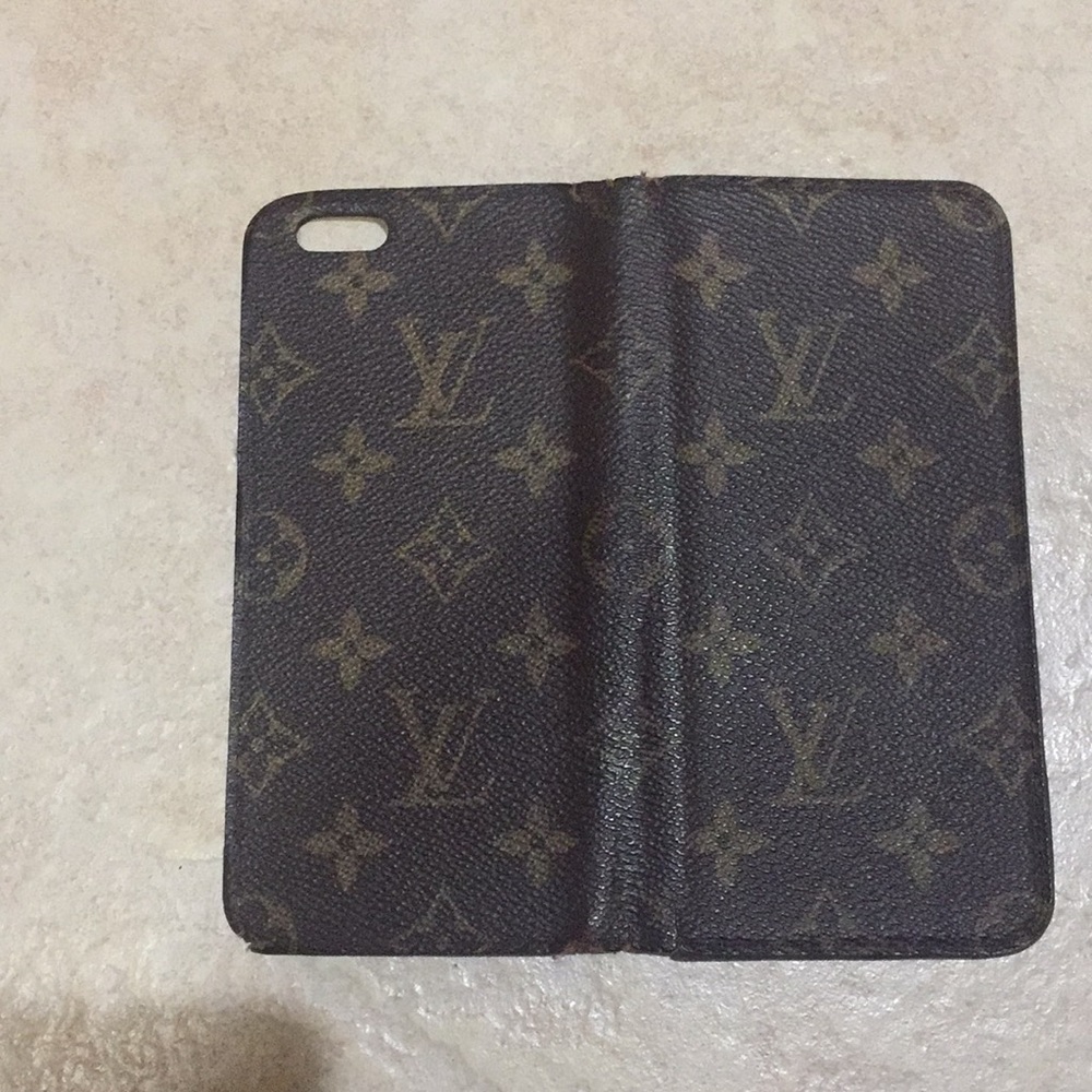 💯 Authentic Louis Vuitton iPhone 6plus case